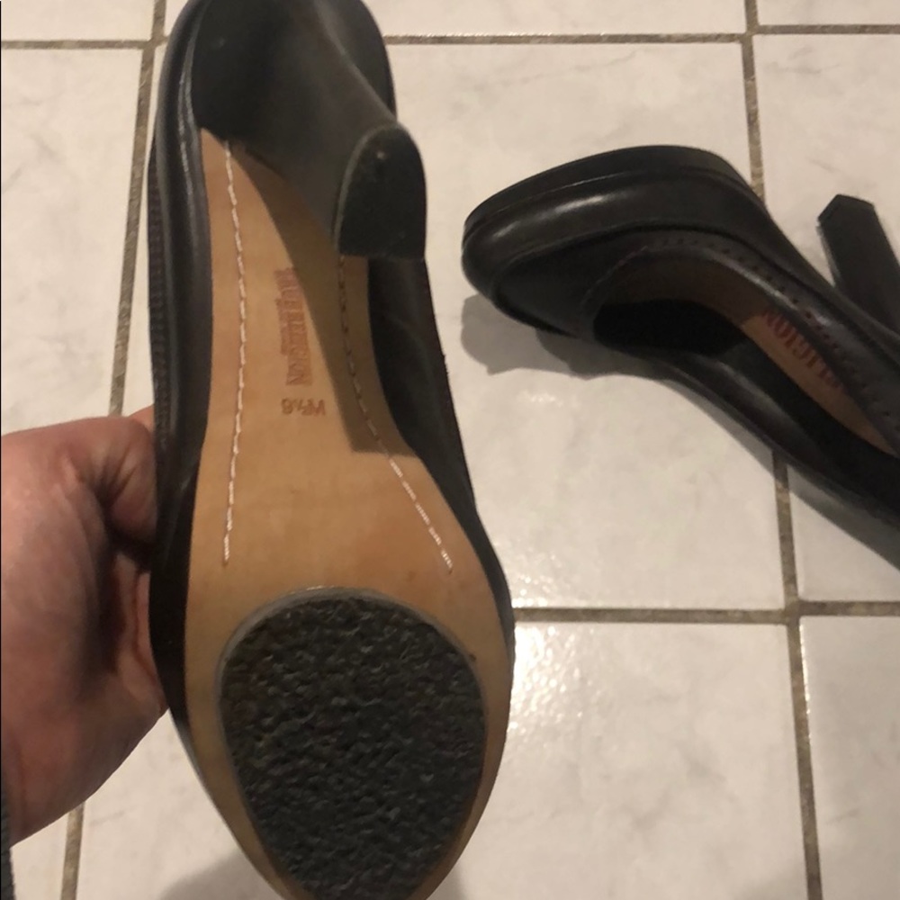 Shoes - Picture 4 of 4